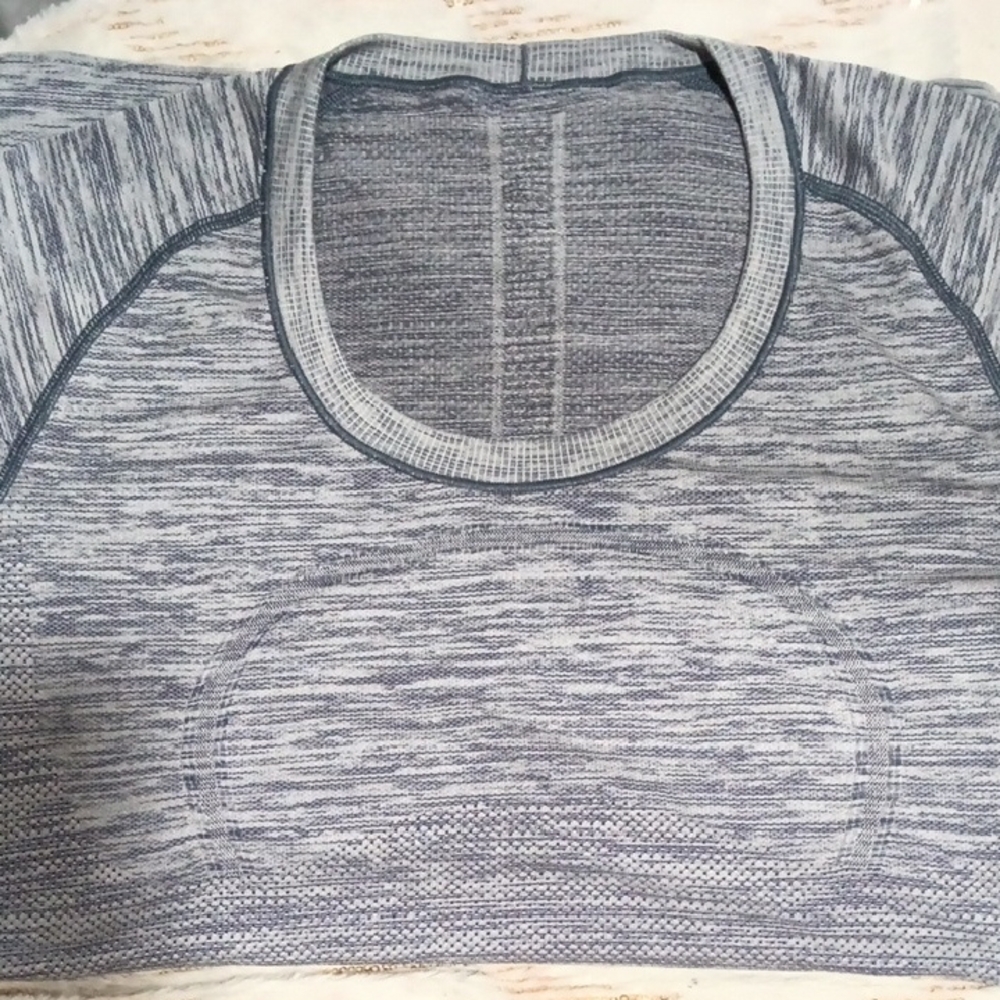 Lululemon Athletica Gray Women's Top